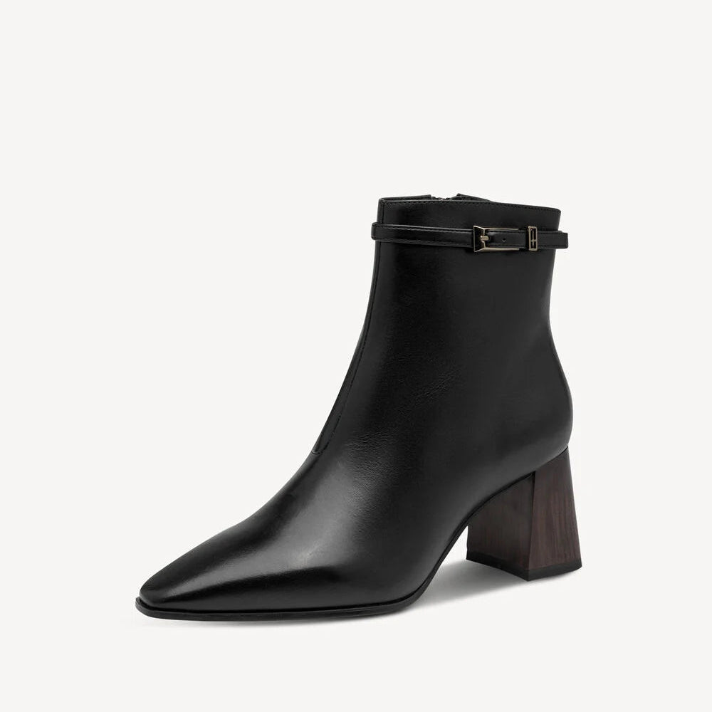 Stivaletto da donna Tamaris in pelle nera con punta affusolata sfilata tacco largo effetto legno e cinturino decorativo con fibbia alla caviglia