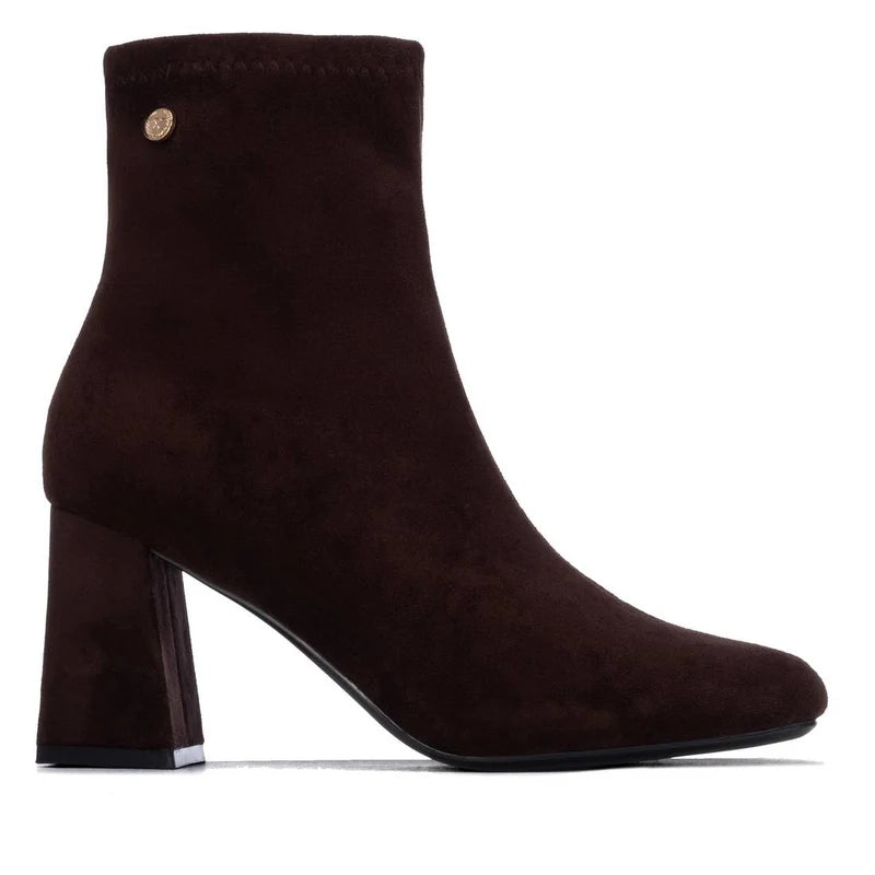 Stivaletto scamosciato con tacco